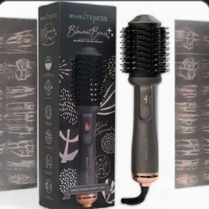 Blowout brush NWT